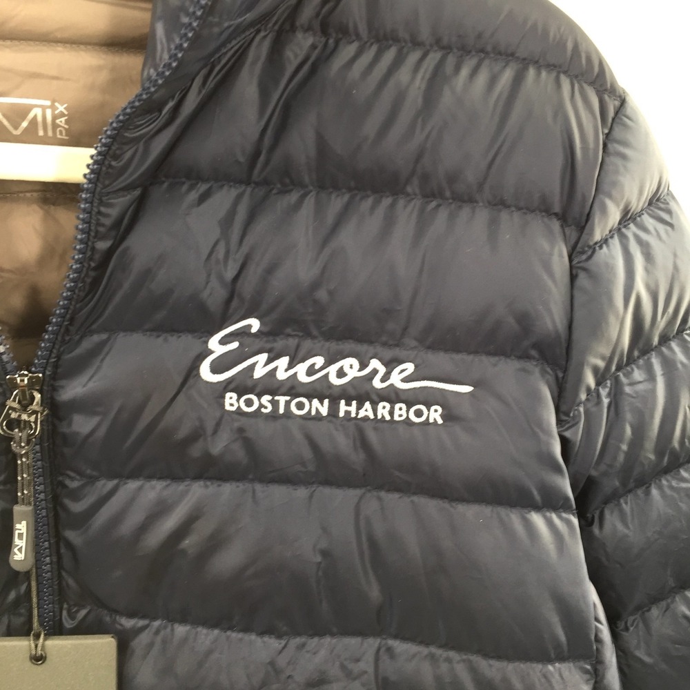 TUMI pax packable Navy Encore Boston Harbor Puffer jacket Sleep pillow Hood S - Picture 2 of 14